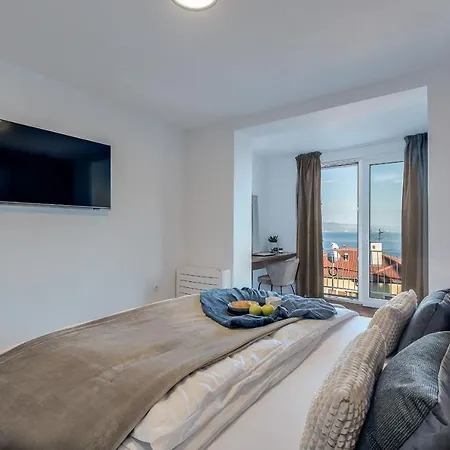 Premium With Beautiful Sea View, Short Walk To The Sea Опатия
