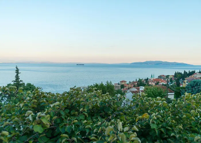 Premium With Beautiful Sea View, Short Walk To The Sea