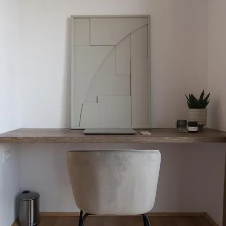 Premium With Beautiful Sea View, Short Walk To The Sea * Οπατία