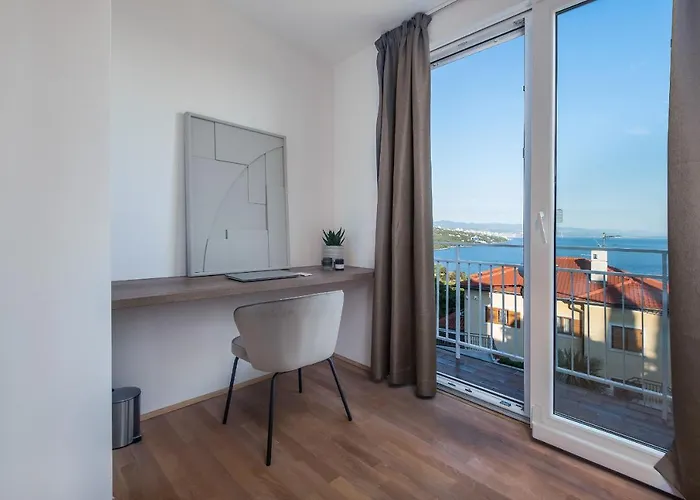 Premium With Beautiful Sea View, Short Walk To The Sea Apartman *