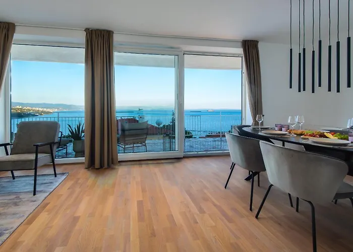 Premium With Beautiful Sea View, Short Walk To The Sea *