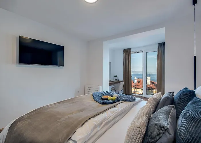 Premium With Beautiful Sea View, Short Walk To The Sea Opatija